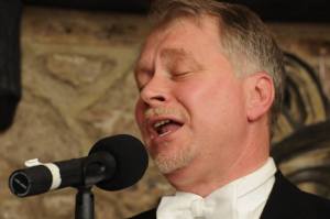 1011620_693759134007538_555002774_n